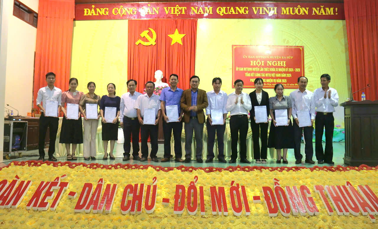 Uỷ ban MTTQ Việt Nam huyện tổng kết công tác năm 2024 triển khai nhiệm vụ năm 2025
