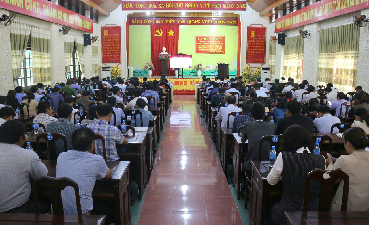 496 đại biểu huyện Ea Súp dự Hội nghị toàn quốc quán triệt, triển khai  tổng kết Nghị quyết 18-NQ/TW