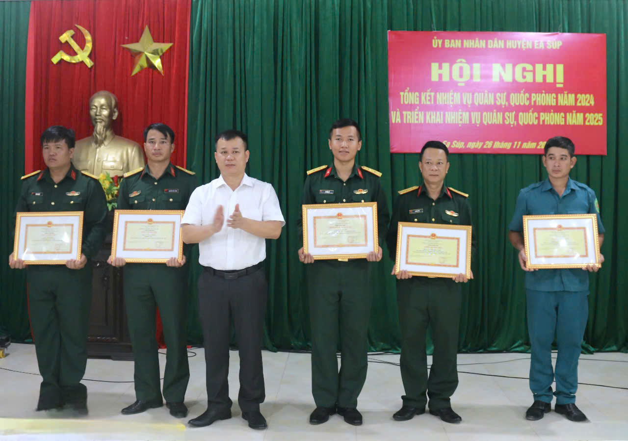 Tổng kết công tác quốc phòng, quân sự năm 2024