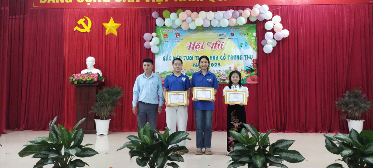 z7081786118232_0fbd993064385ce81deb6f6fdc8d2194