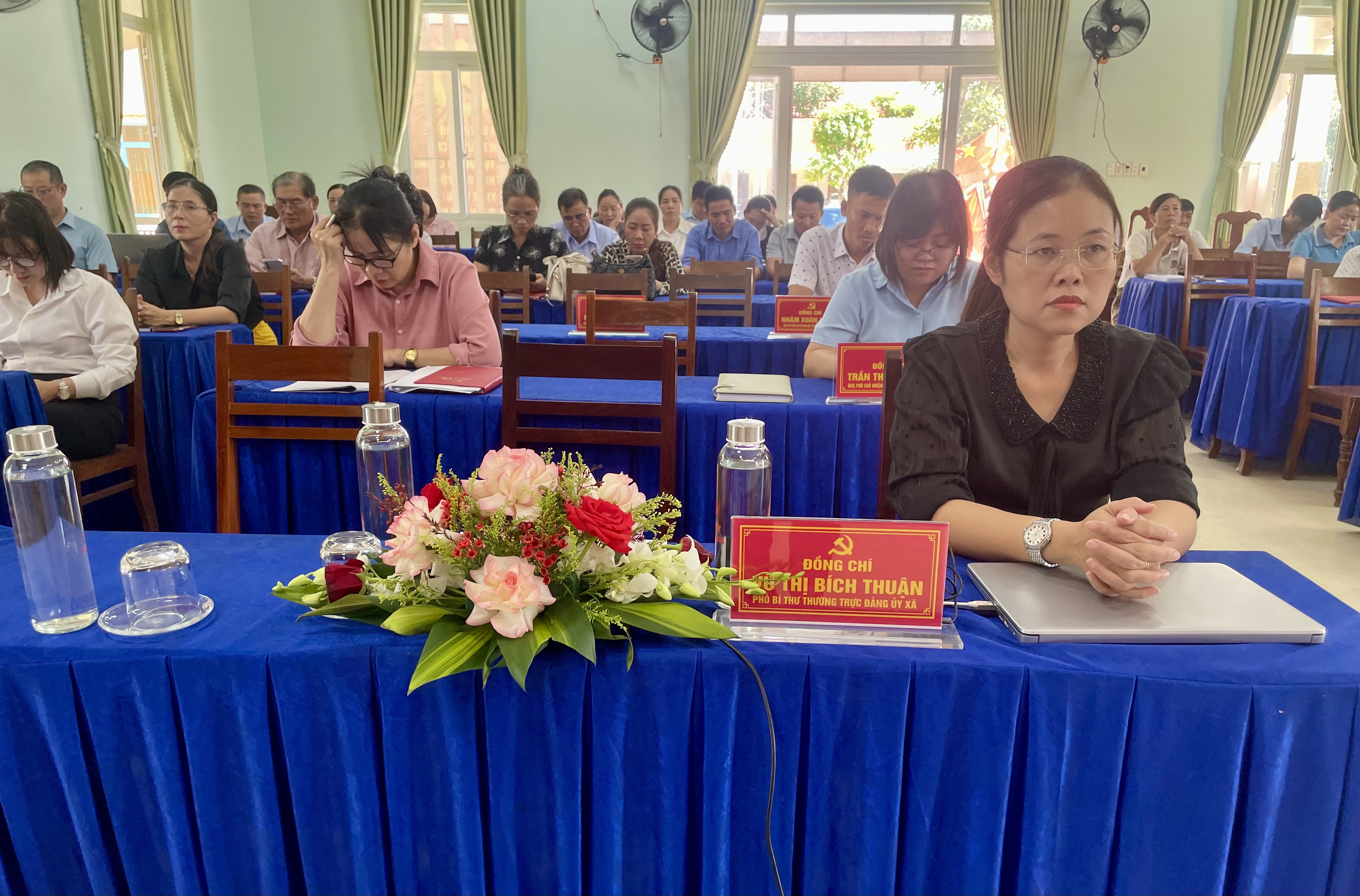 Ea Bung tham dự Hội nghị quán triệt, nghiên cứu, học tập, tuyên truyền và triển khai thực hiện các văn bản của Tỉnh ủy, Ban Thường vụ Tỉnh ủy triển khai Nghị quyết Hội nghị lần thứ ba Ban Chấp hành Trung ương Đảng khóa XIV