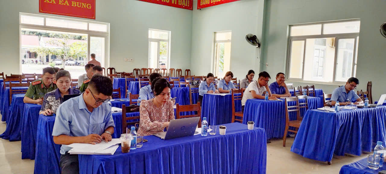 Đoàn công tác Ban chỉ đạo và Tổ giúp việc số 01553 tỉnh Đắk Lắk làm việc tại xã Ea Bung