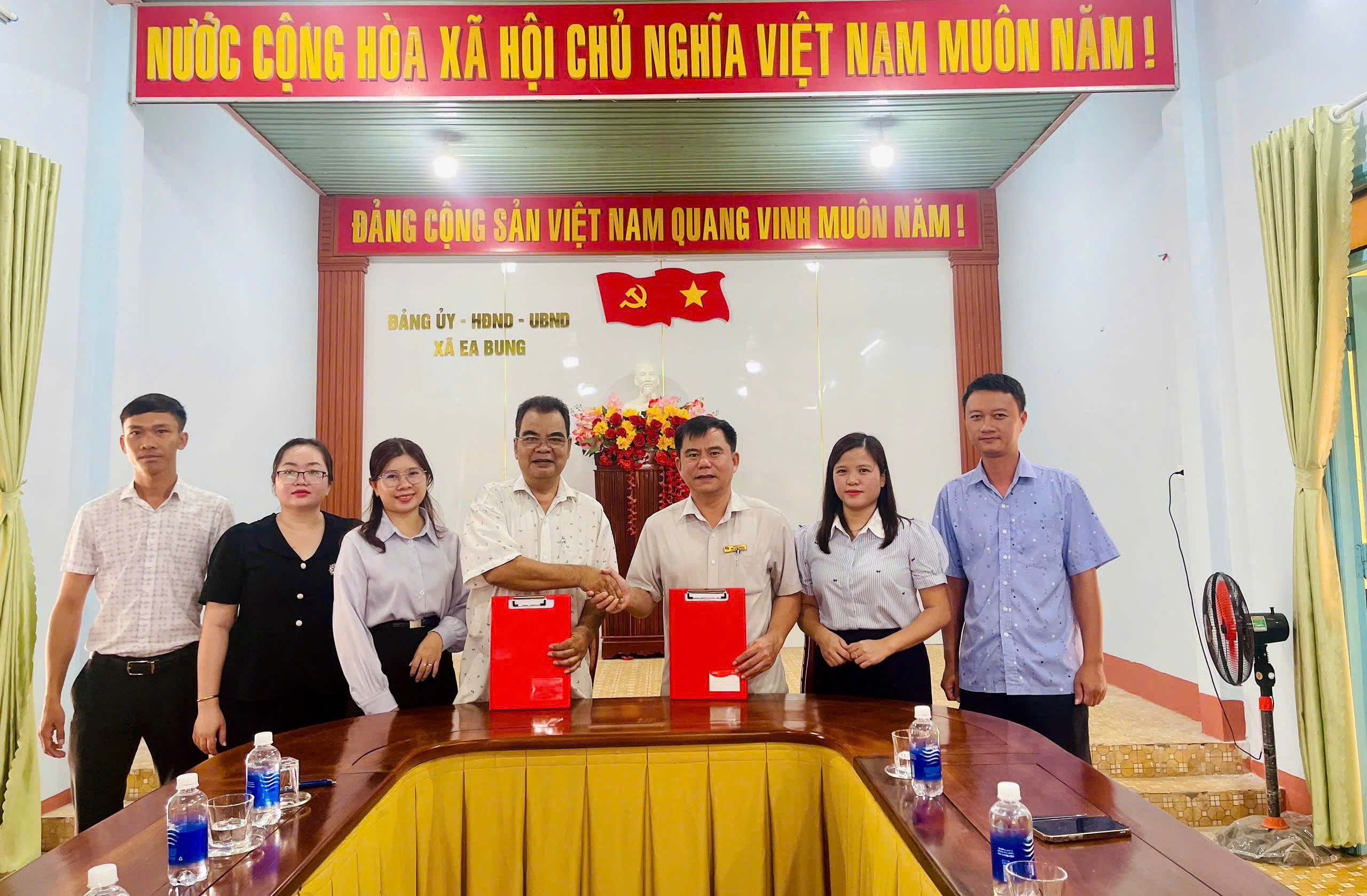 Ea Bung bàn giao, tiếp nhận công tác dân vận