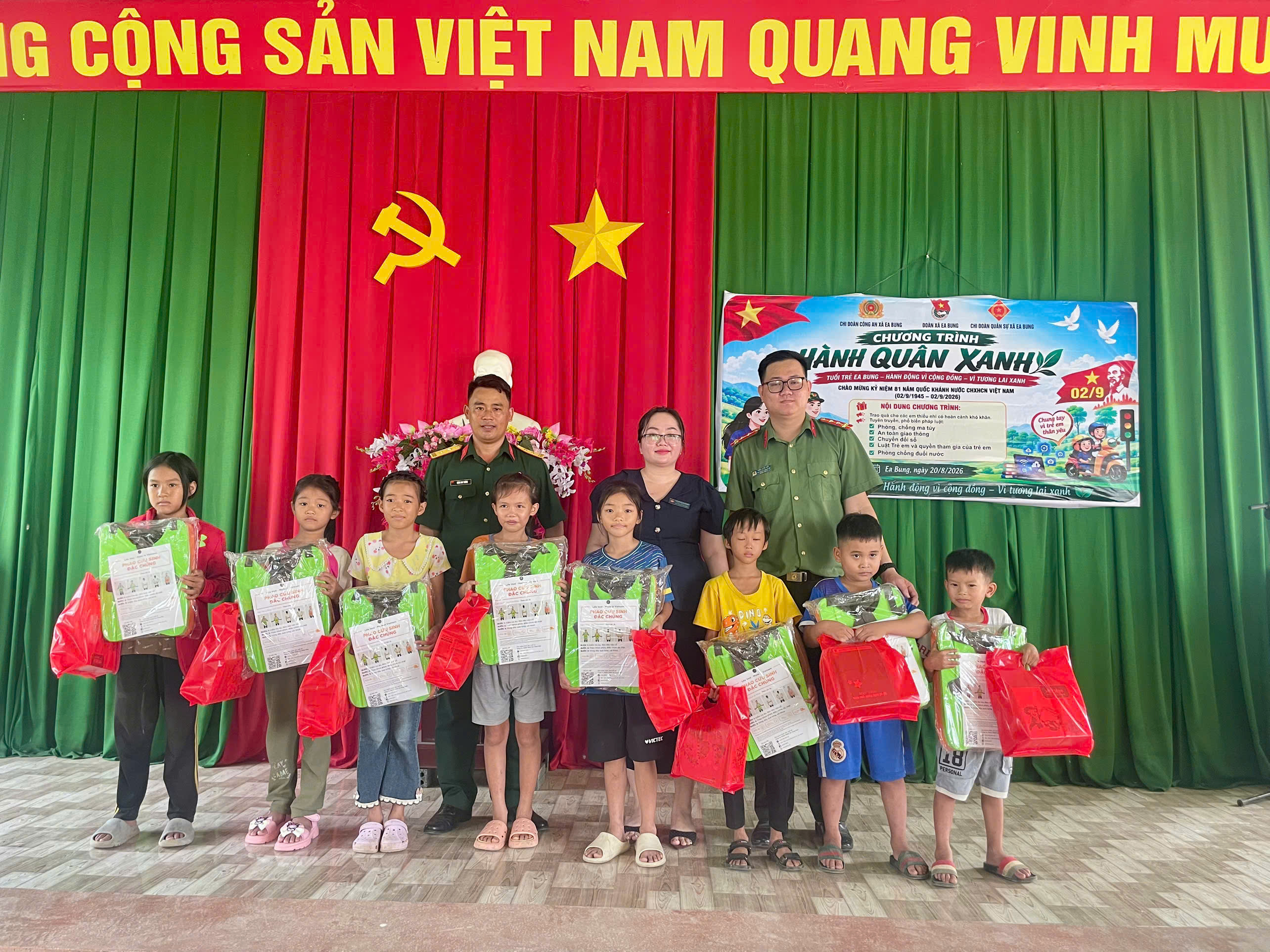 Tuổi trẻ Ea Bung tổ chức chương trình “Hành quân xanh” hướng tới Quốc khánh 2/9