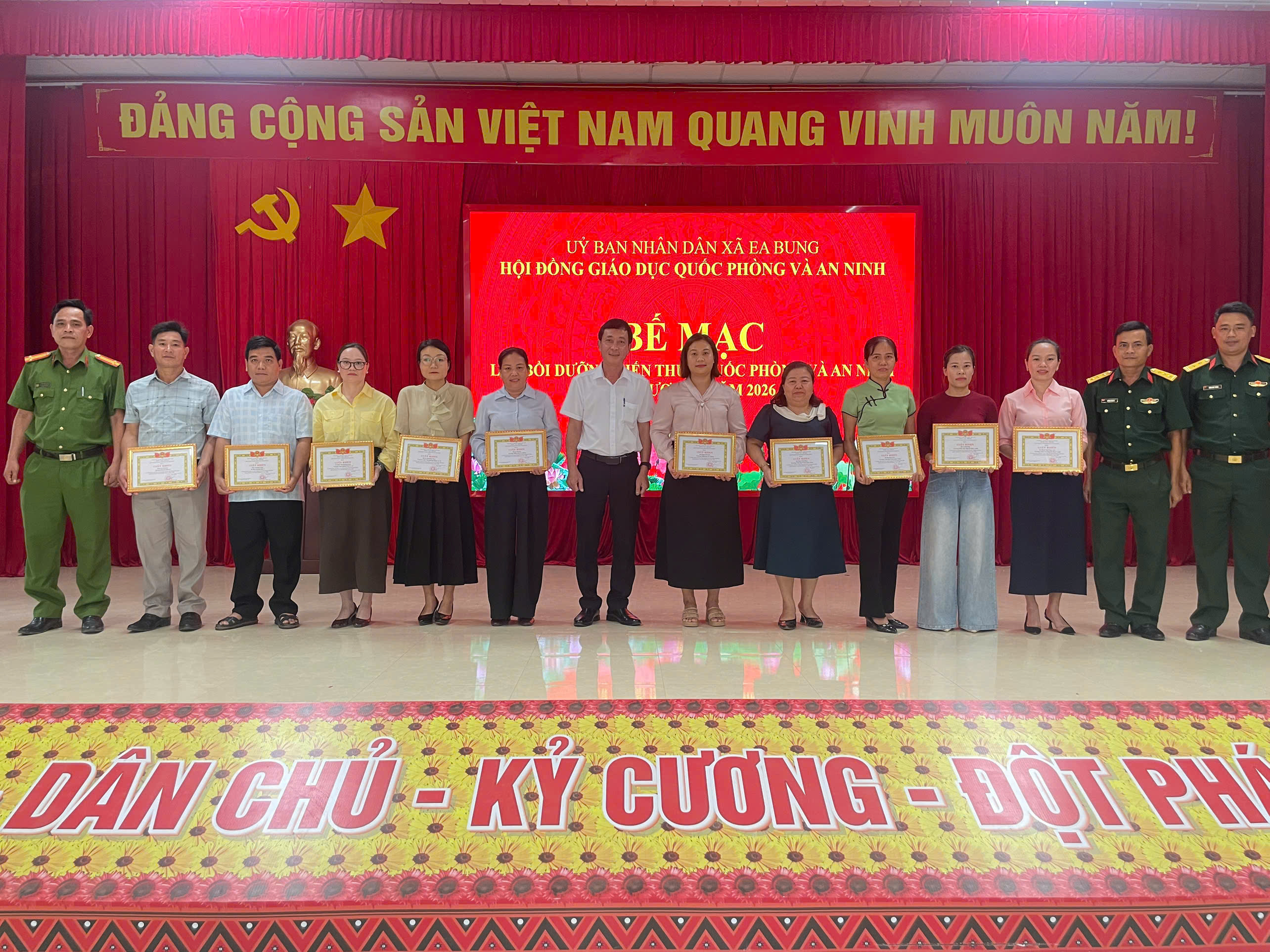 Ea Bung bế mạc lớp bồi dưỡng kiến thức quốc phòng và an ninh đối tượng 4 năm 2026