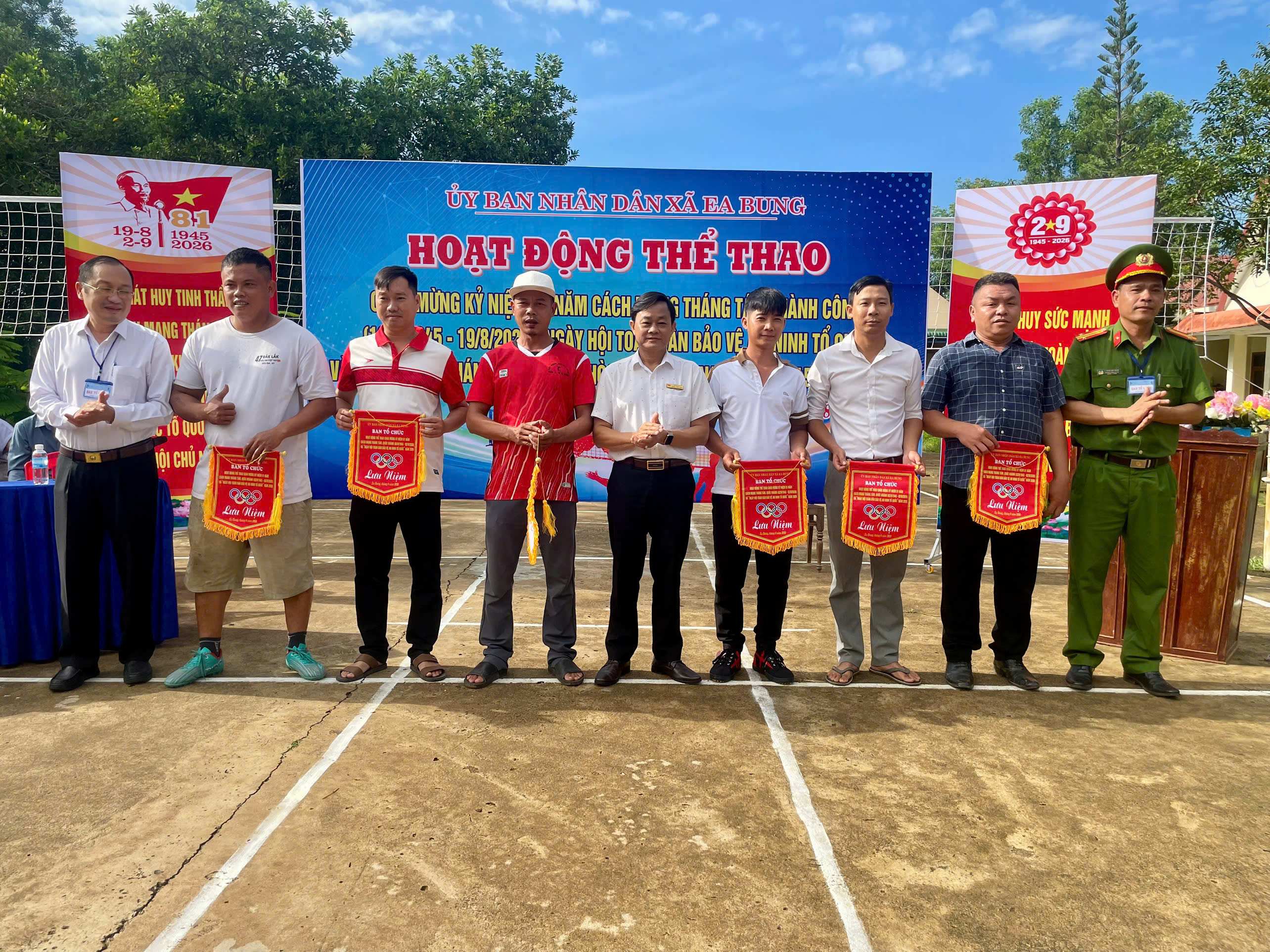 Sôi nổi khai mạc Hội thao xã Ea Bung Chào mừng các ngày lễ lớn trong tháng 8 và Quốc khánh 2/9